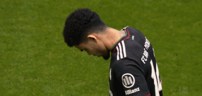 半场：拜仁0-0弗赖堡，格纳布里造险，诺伊尔神勇扑救